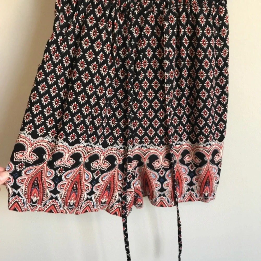 Patterned Romper - Picture 7 of 7